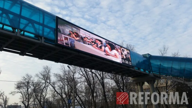 Модульный экран на надземном пешеходном переходе г.Тараз