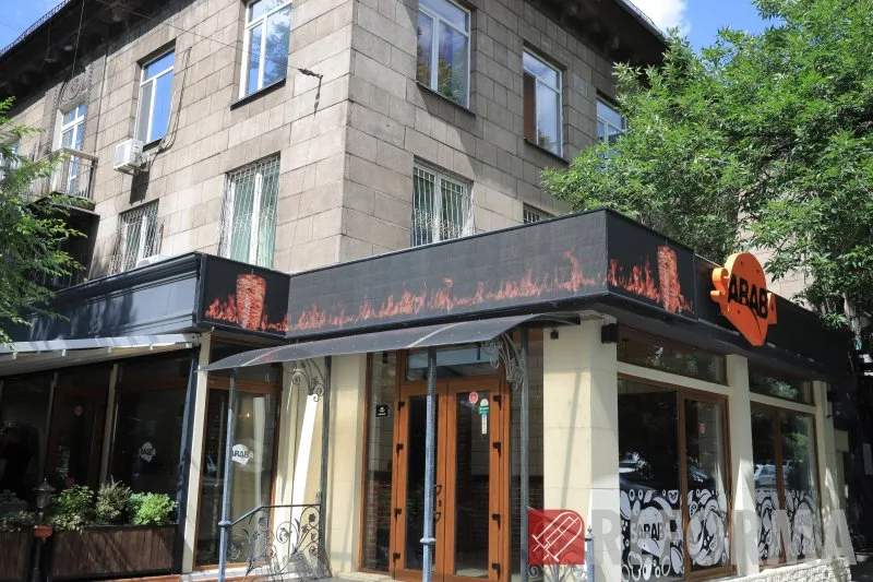 Угловой LED экран SABABA, Алматы